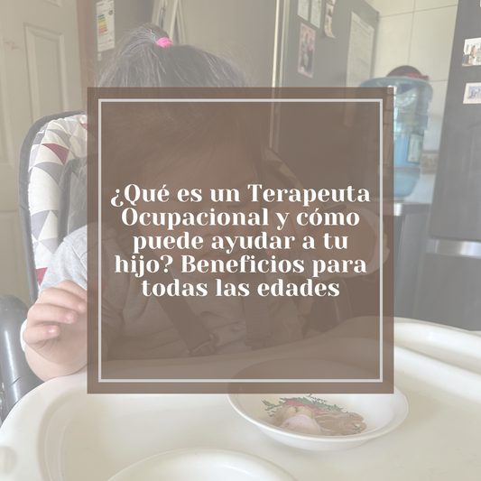 Terapeuta ocupacional ayudando a un niño a desarrollar habilidades motoras finas